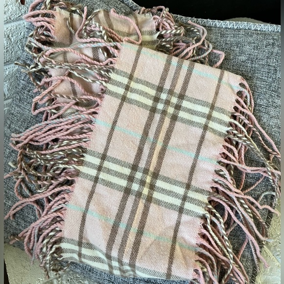 Authentic pink Burberry scarf! 💕EUC! - Picture 5 of 6